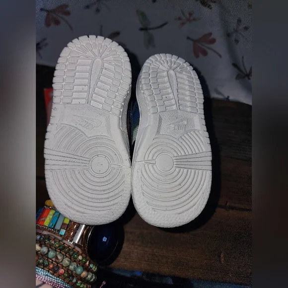 Nike Dunk Low SE - Picture 10 of 11